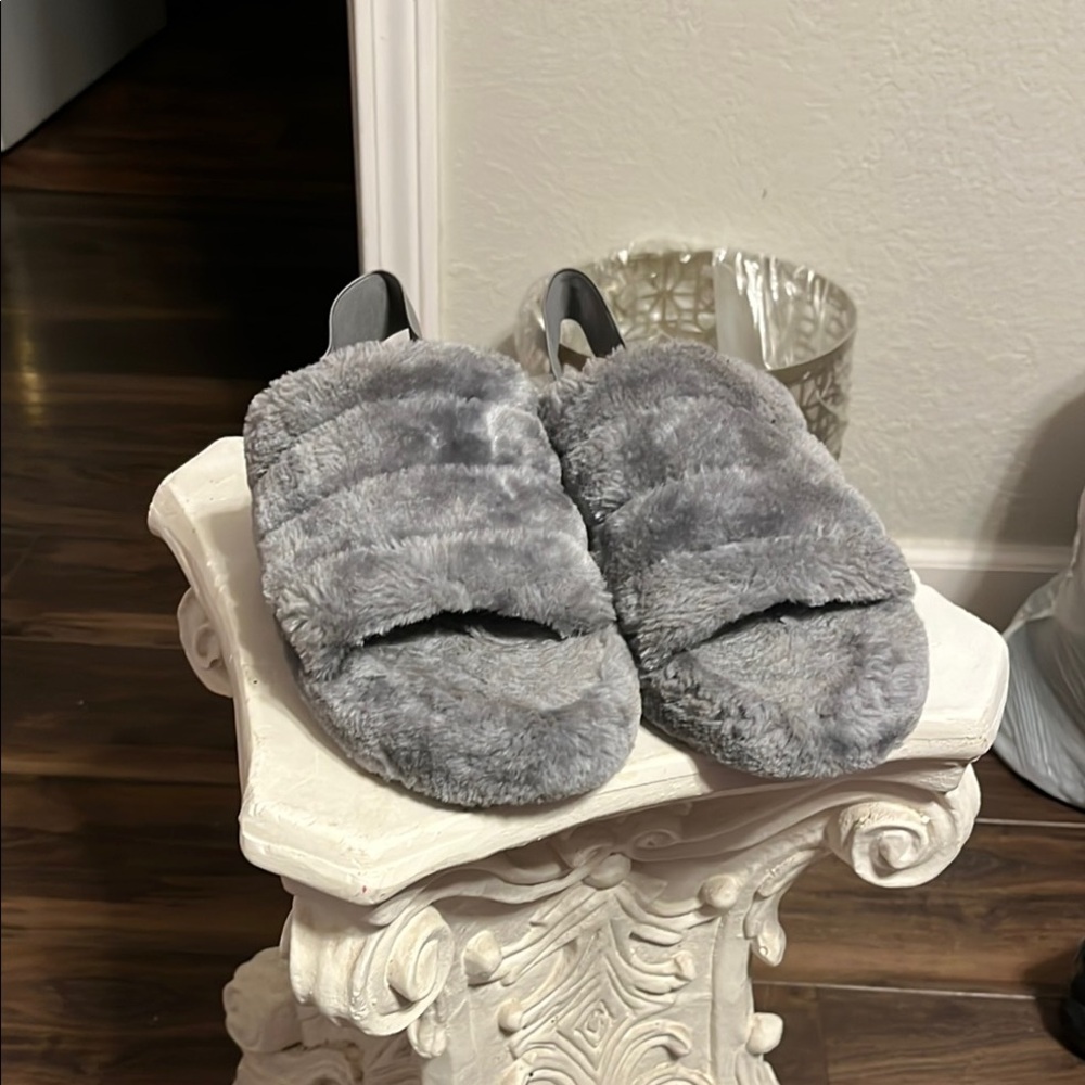 Rouge! Gray Women's Slippers